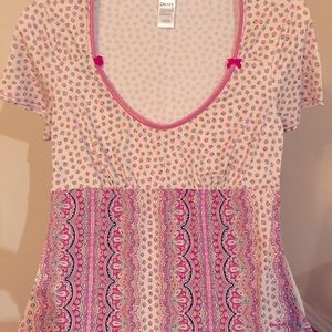DKNY casual top.